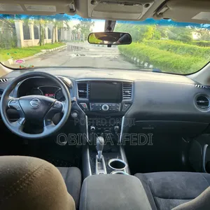 Nissan Pathfinder 2016 Gray