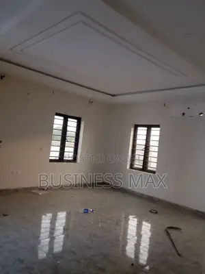 3bdrm Penthouse in Crd, Lugbe District for rent