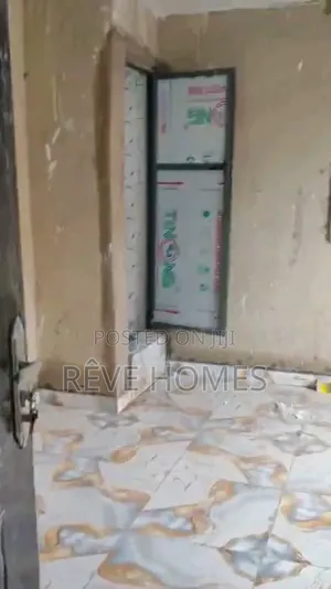 1bdrm Apartment in Adekunle for rent