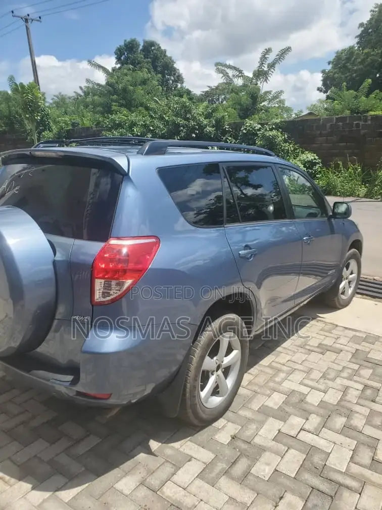 Toyota RAV4 Limited 2008 Blue