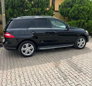 Mercedes-Benz M Class ML350 4MATIC 4dr SUV AWD (3.5L 6cyl 7A) 2015