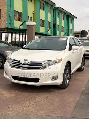 Toyota Venza XLE 2010 White