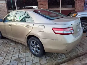 Toyota Camry 2010 Gold