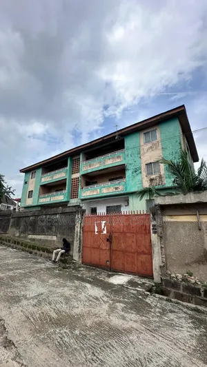 3bdrm Block of Flats in Oni And Son Ring for sale