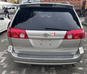 Toyota Sienna 2006 Silver
