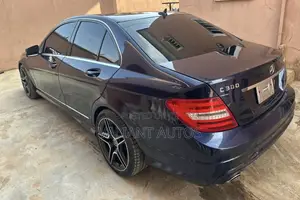 Mercedes-Benz C300 2013 Blue