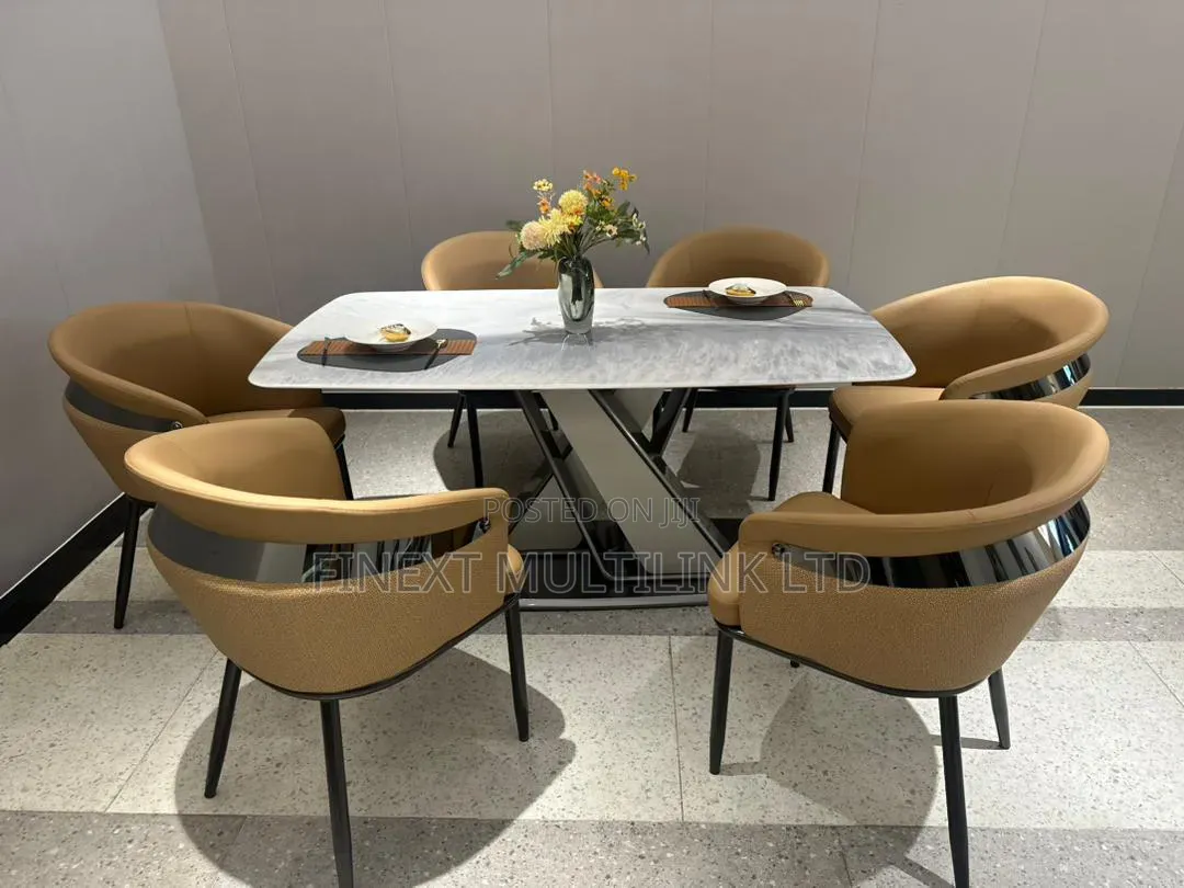 Dining Settee for 4/6