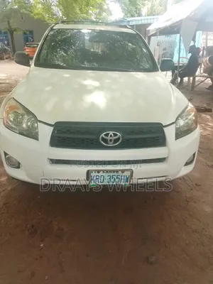 Toyota RAV4 2010 White