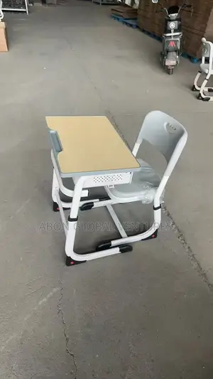 Schooling Chair