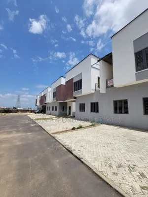4bdrm Duplex in FHA for sale