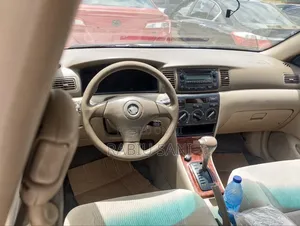 Toyota Corolla 1.4 VVT-i 2007 Gold