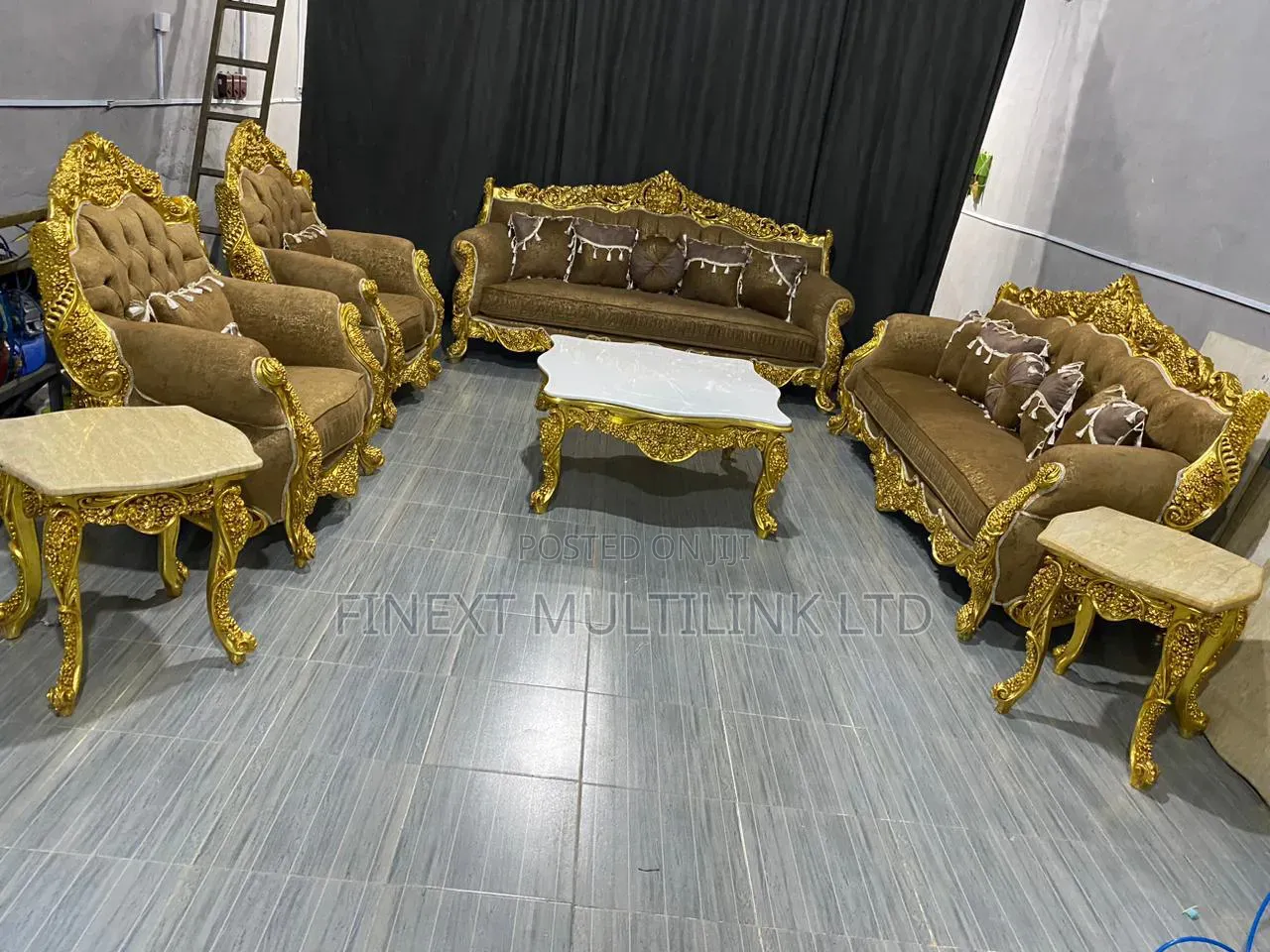 Royal Sofa Settee