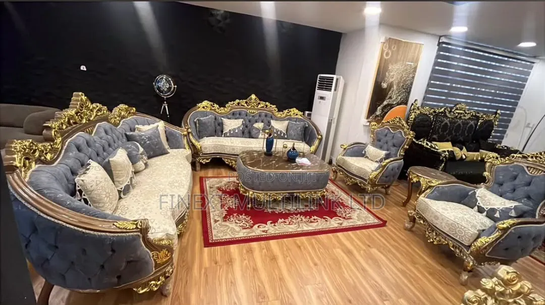 Royal Sofa Settee