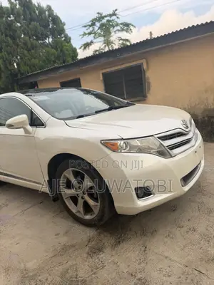 Toyota Venza XLE 4dr Wagon (3.5L 6cyl 6A) 2015 White