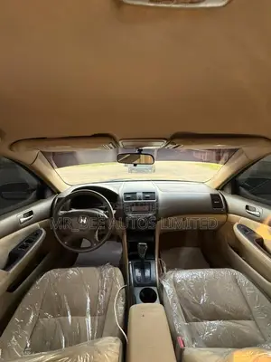 Honda Accord 2005 Gold