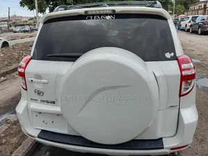 Toyota RAV4 2011 White