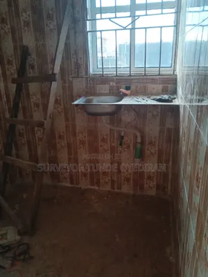 Mini Flat in Unity Avenue, Agric for rent