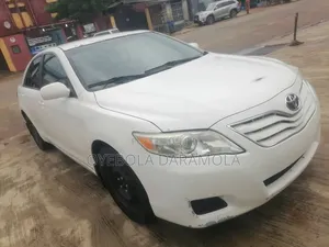 Toyota Camry LE 4dr Sedan (2.5L 4cyl 6AM) 2010 White