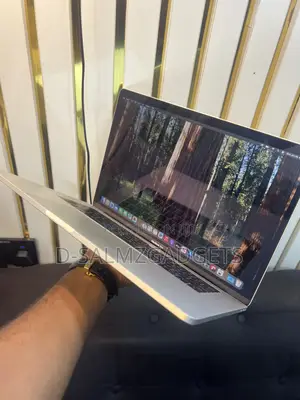 Laptop Apple MacBook Pro 2018 16GB Intel Core i7 SSD 512GB