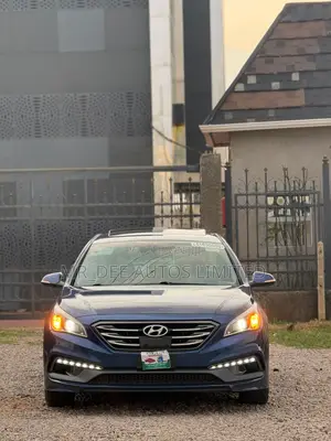 Hyundai Sonata Limited Sedan FWD (2.4L 4cyl 6A) 2017 Blue