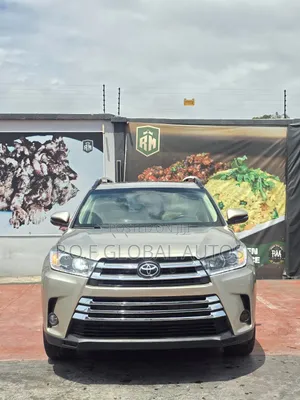 Toyota Highlander 2015 Gold