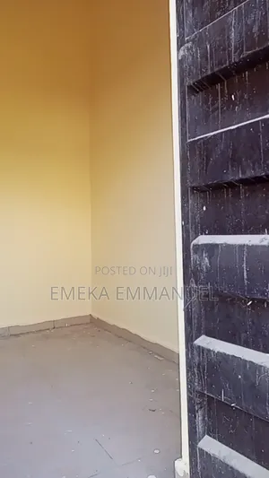 Shop for Rent at Aguoye