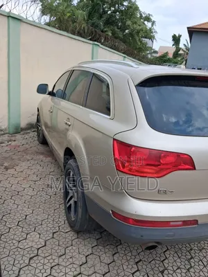 Audi Q7 3.6 Premium Quattro 2010 Gold