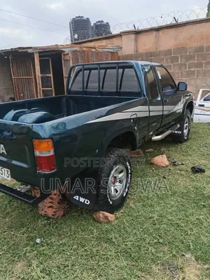 Toyota Hilux 1998 Green
