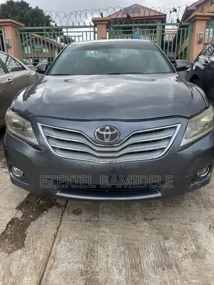 Toyota Camry XLE 4dr Sedan (2.4 4cyl 5A) 2008 Gray