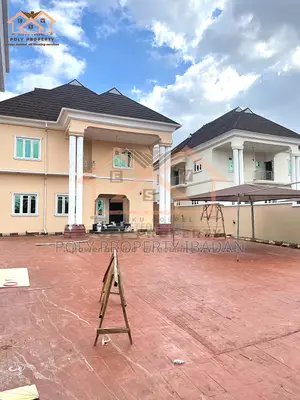 5bdrm Duplex in Kolapo Ishola Gra, Akobo for rent
