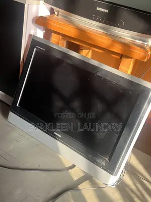 Toshiba 23-Inch LCD Tv – Working Perfectly