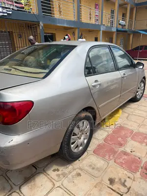 Toyota Corolla 1.4 2004 Gold