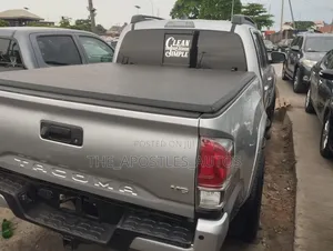 Toyota Tacoma 2019 Silver