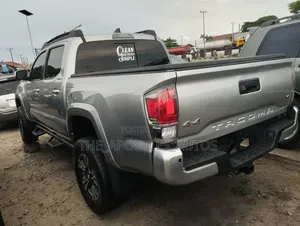 Toyota Tacoma 2019 Silver
