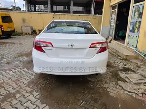 Toyota Camry LE 4dr Sedan (2.5L 4cyl 6A) 2013 White