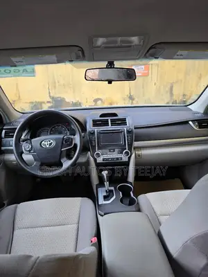 Toyota Camry LE 4dr Sedan (2.5L 4cyl 6A) 2013 White