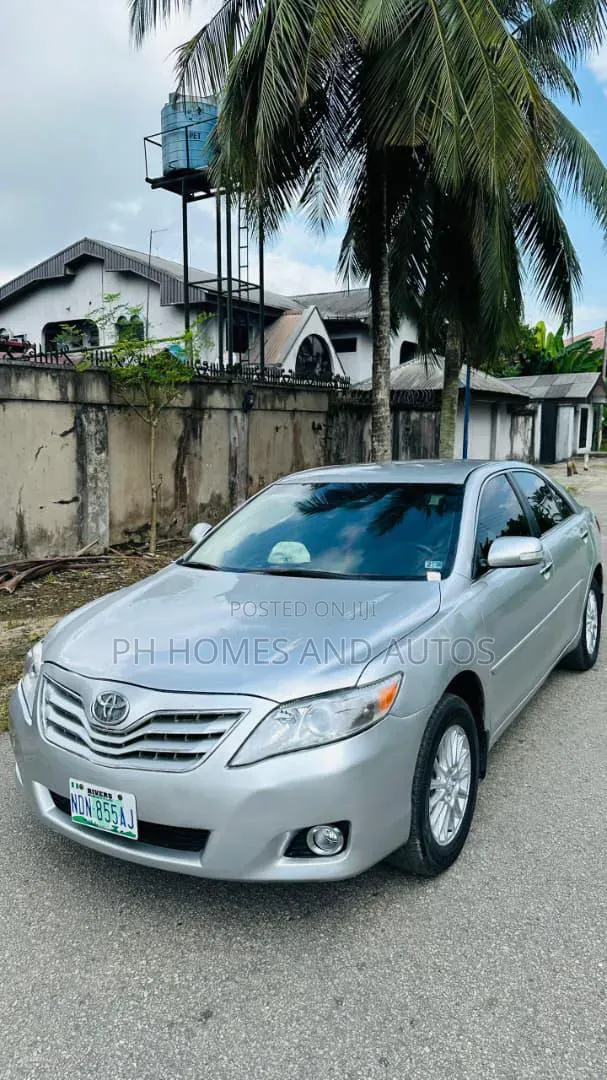 Toyota Camry 2009 Silver