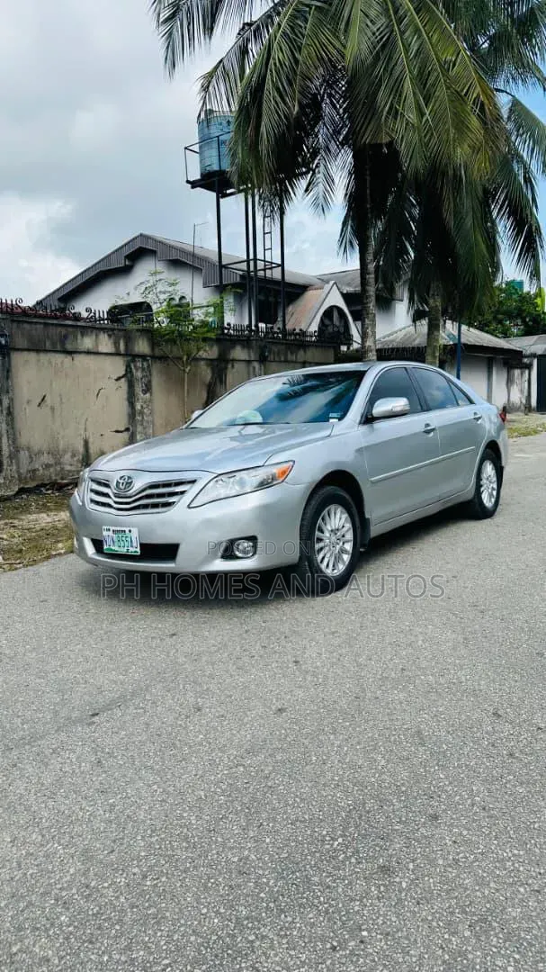 Toyota Camry 2009 Silver