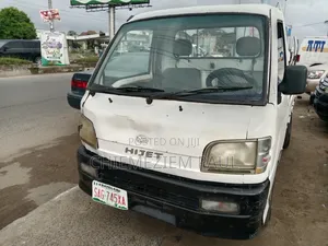 Daihatsu Hijet Pick-Up, a Year Used Vehicle.