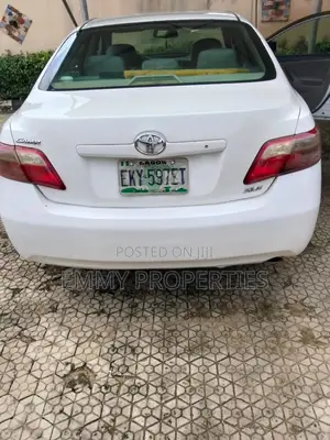Toyota Camry XLE 4dr Sedan (2.4 4cyl 5A) 2008 White