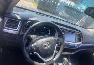 Toyota Highlander XLE 4dr SUV (3.5L 6cyl 6A) 2015 Gray