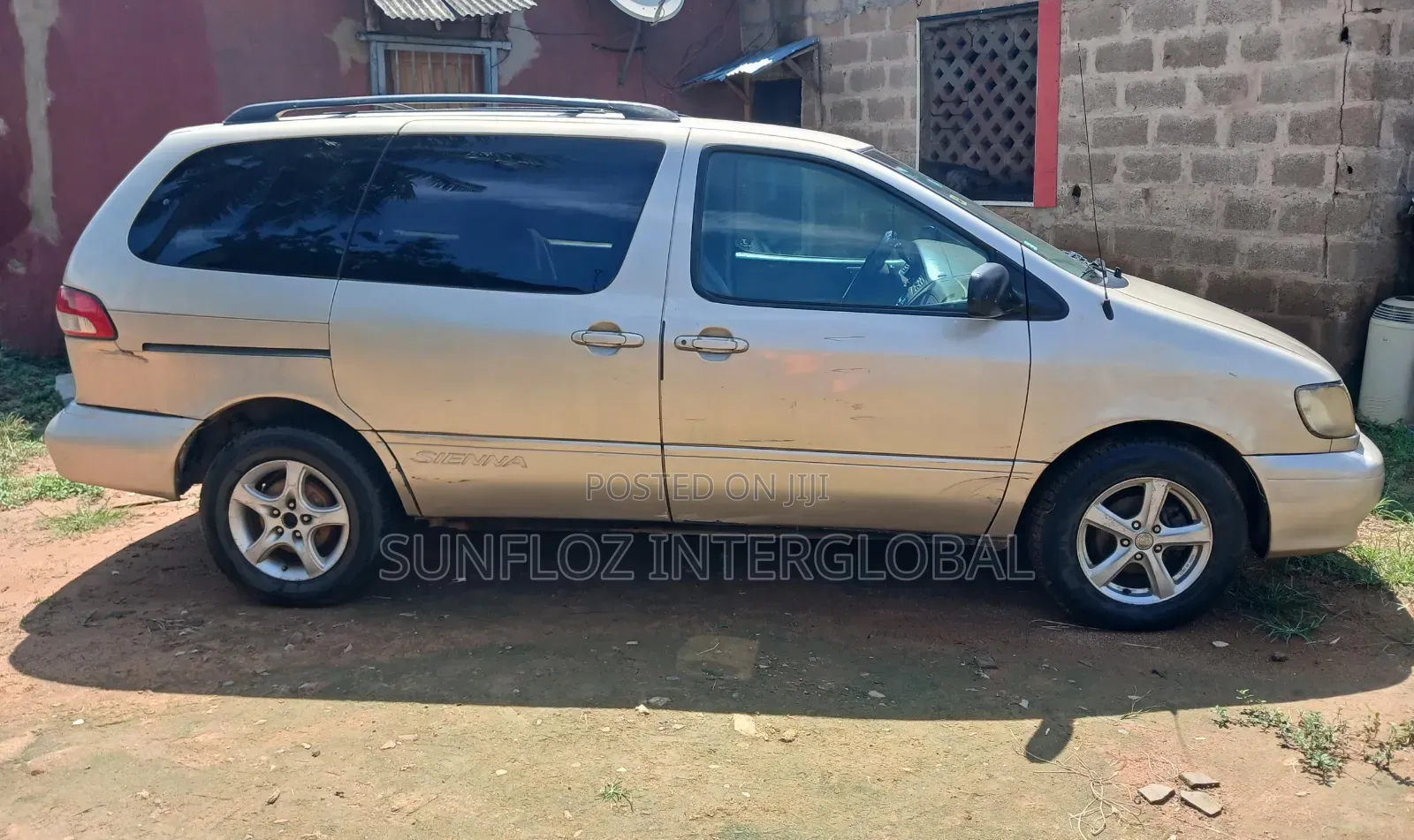 Toyota Sienna 2002 Gold