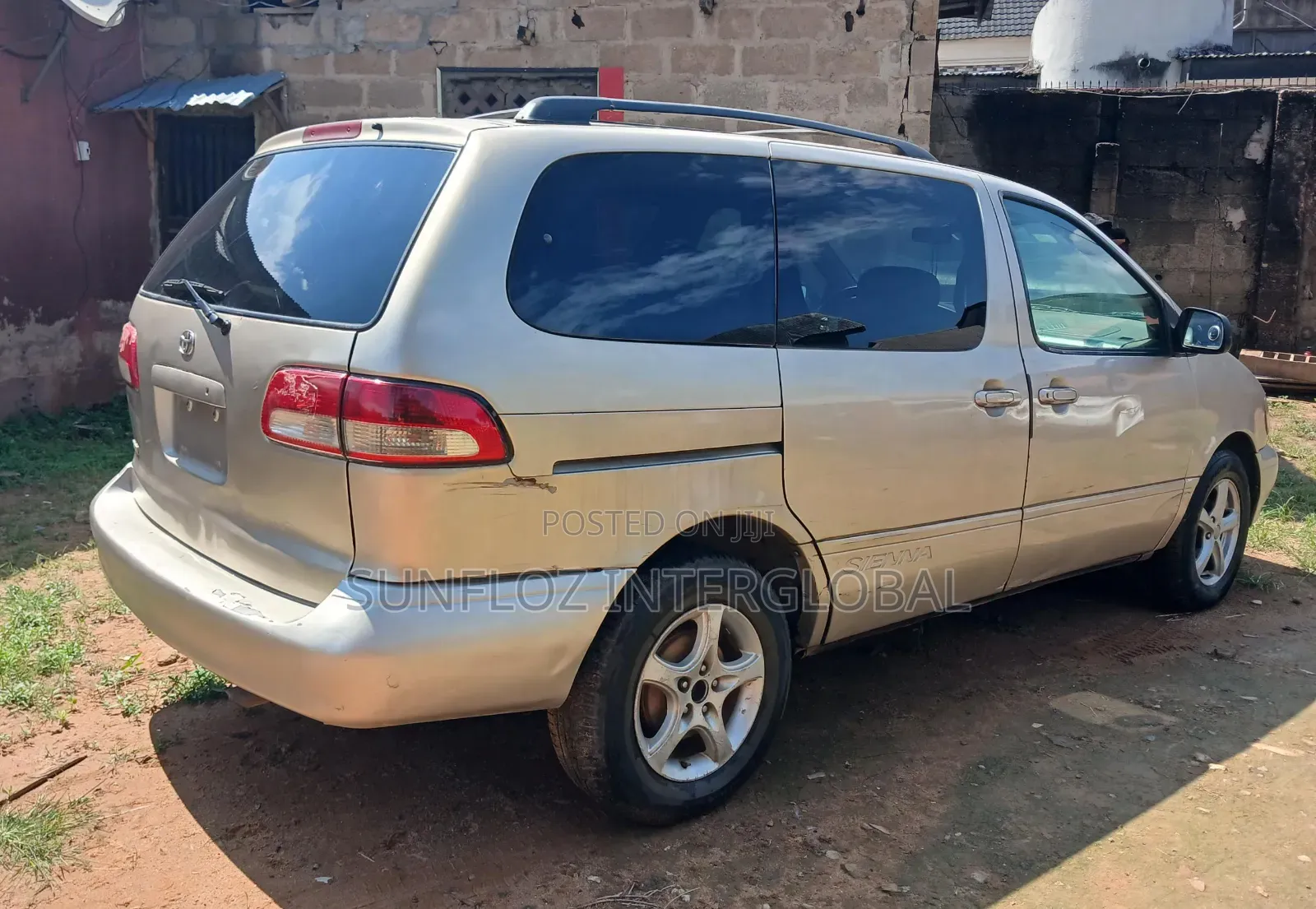 Toyota Sienna 2002 Gold