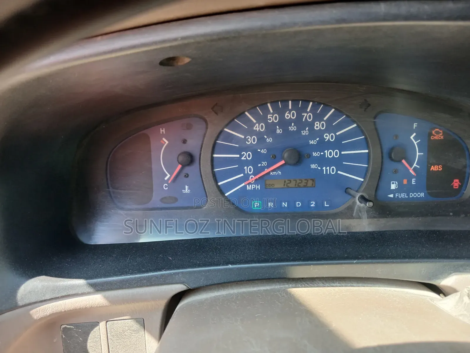 Toyota Sienna 2002 Gold