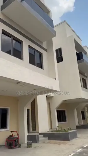 4bdrm Townhouse/Terrace in Guzape District for sale