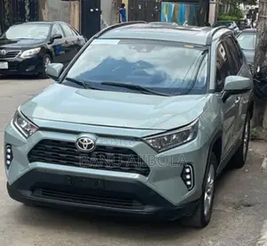 Toyota RAV4 XLE 2022 Green