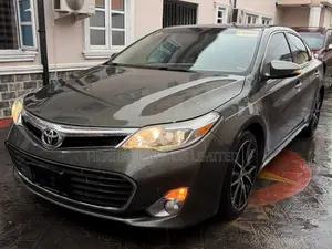 Toyota Avalon Limited Sedan FWD (3.5L 6cyl 6A) 2013 Green