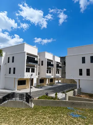 4bdrm Townhouse/Terrace in Guzape District for sale