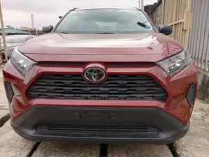 Toyota RAV4 LE AWD 2019 Red