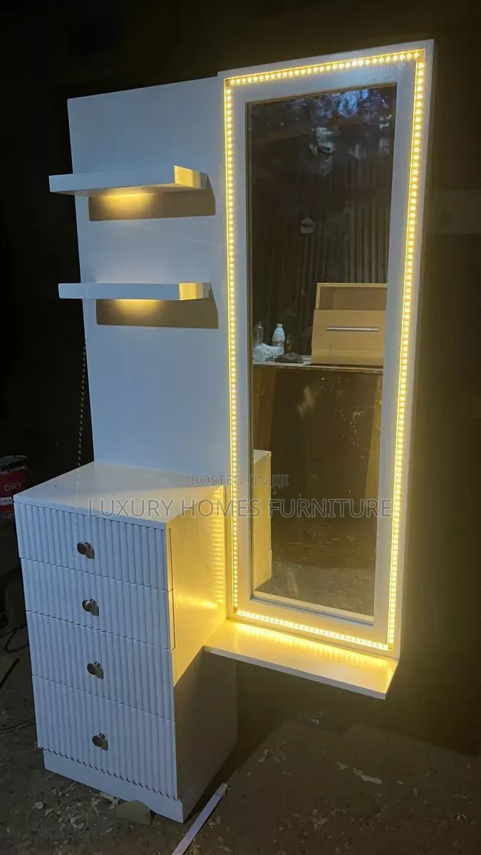 Standard Dressing Mirror Set